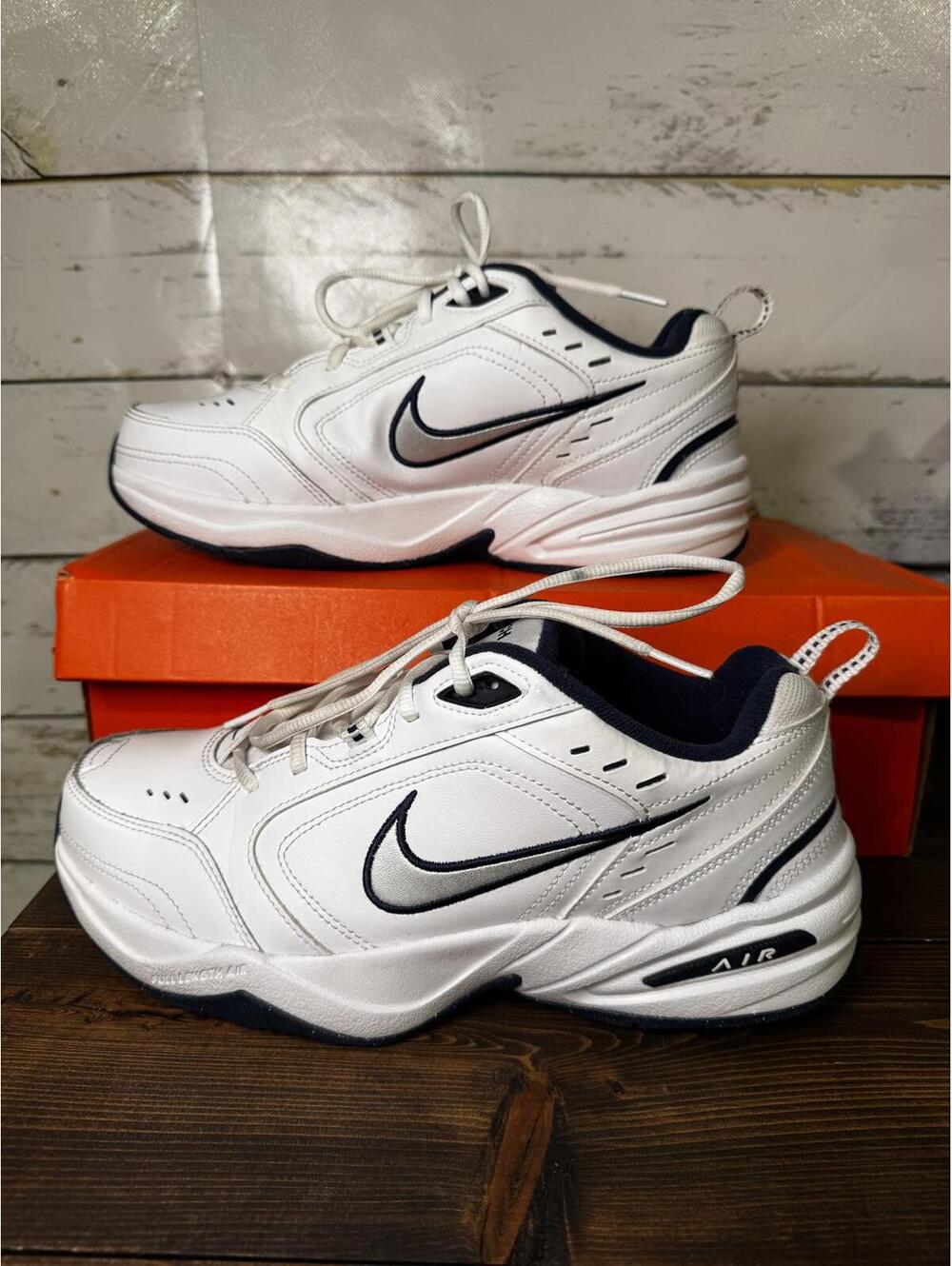 Nike Air Monarch IV (Wide 4E) White Mens US 10
